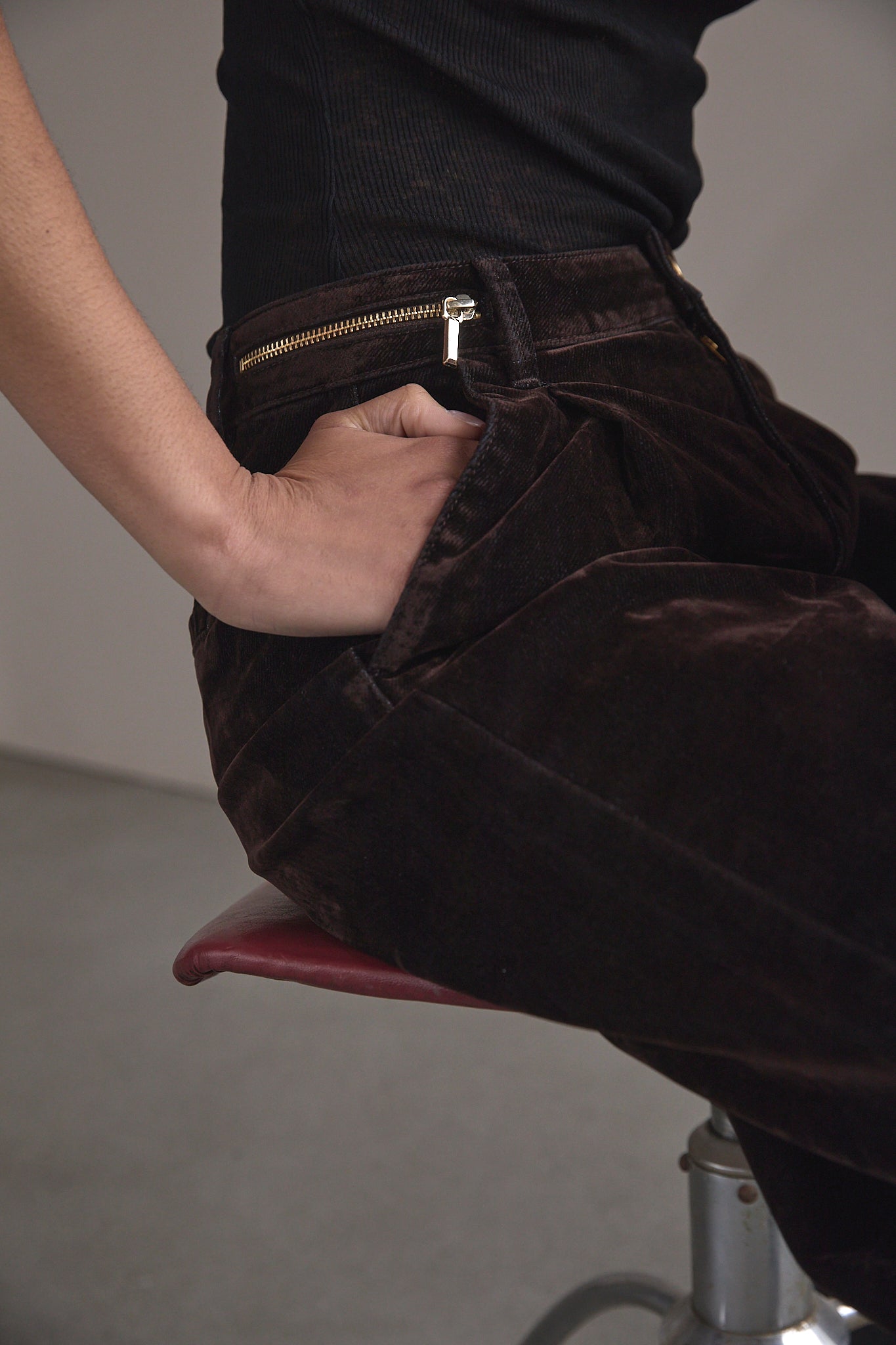 Flocked velvet pants Women Fauna dark brown | Freeman T. Porter