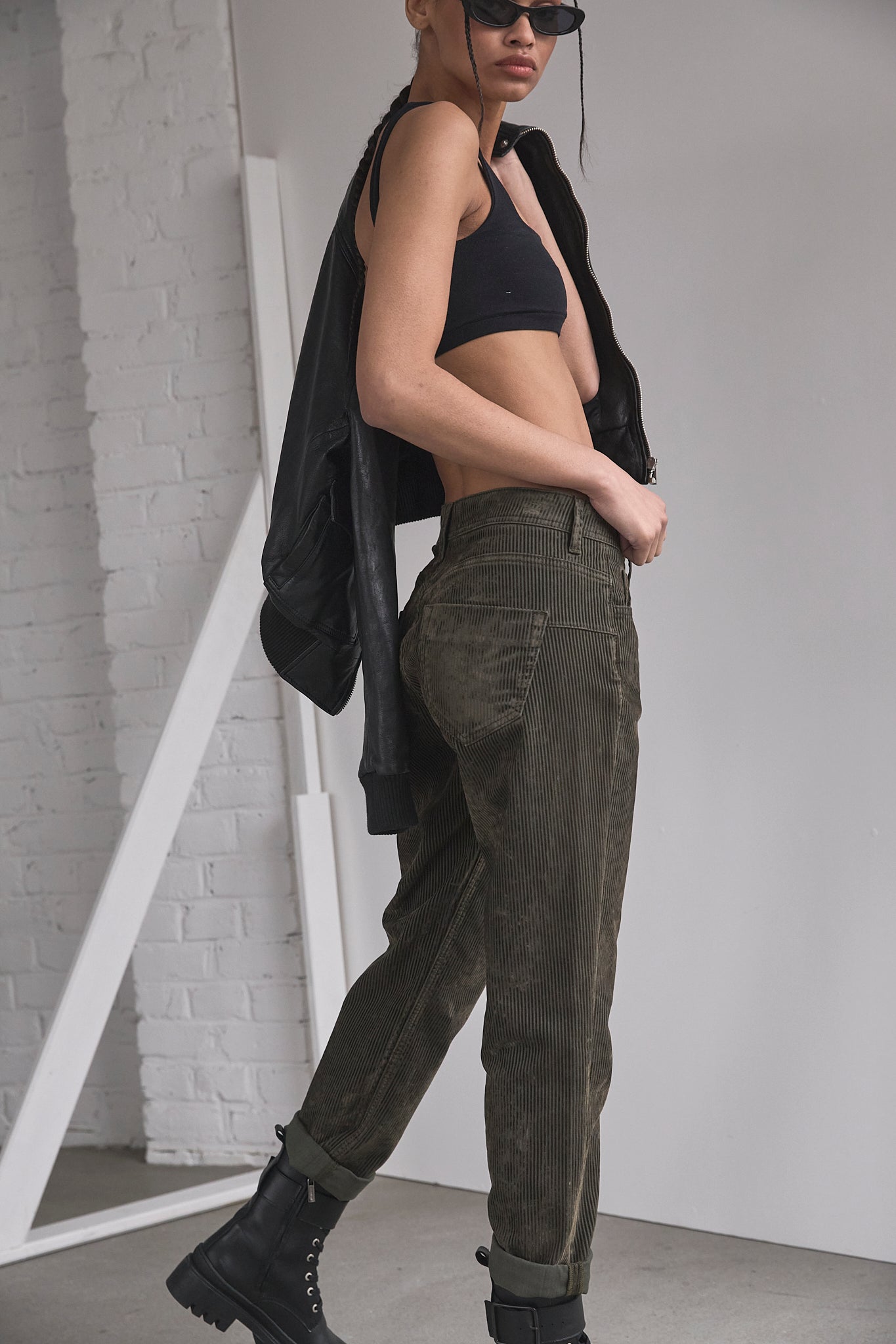 Pantalon cropped boyfriend Femme Hera military green | Freeman T. Porter