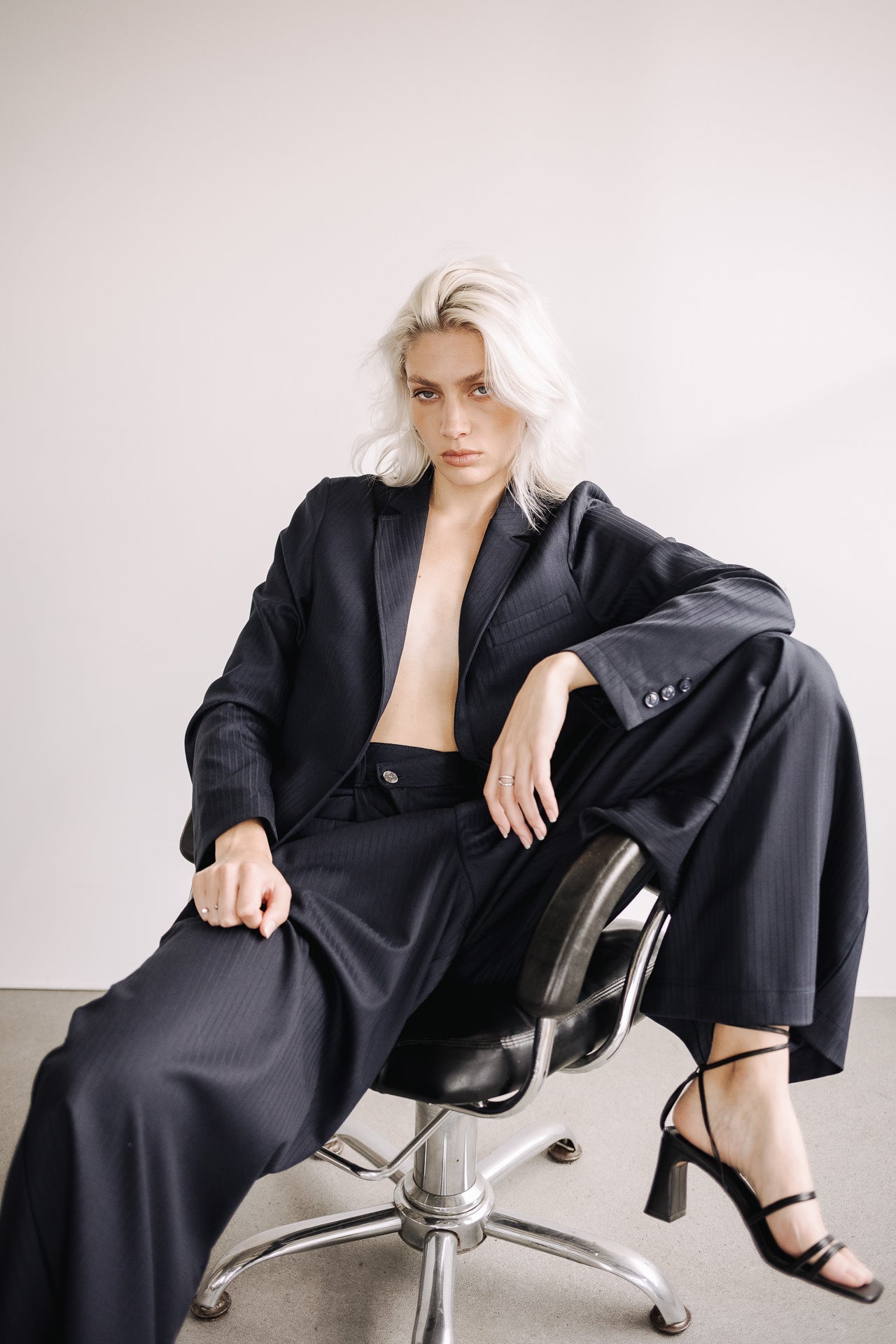 Oversized textured blazer Women Gaia navy | Freeman T. Porter