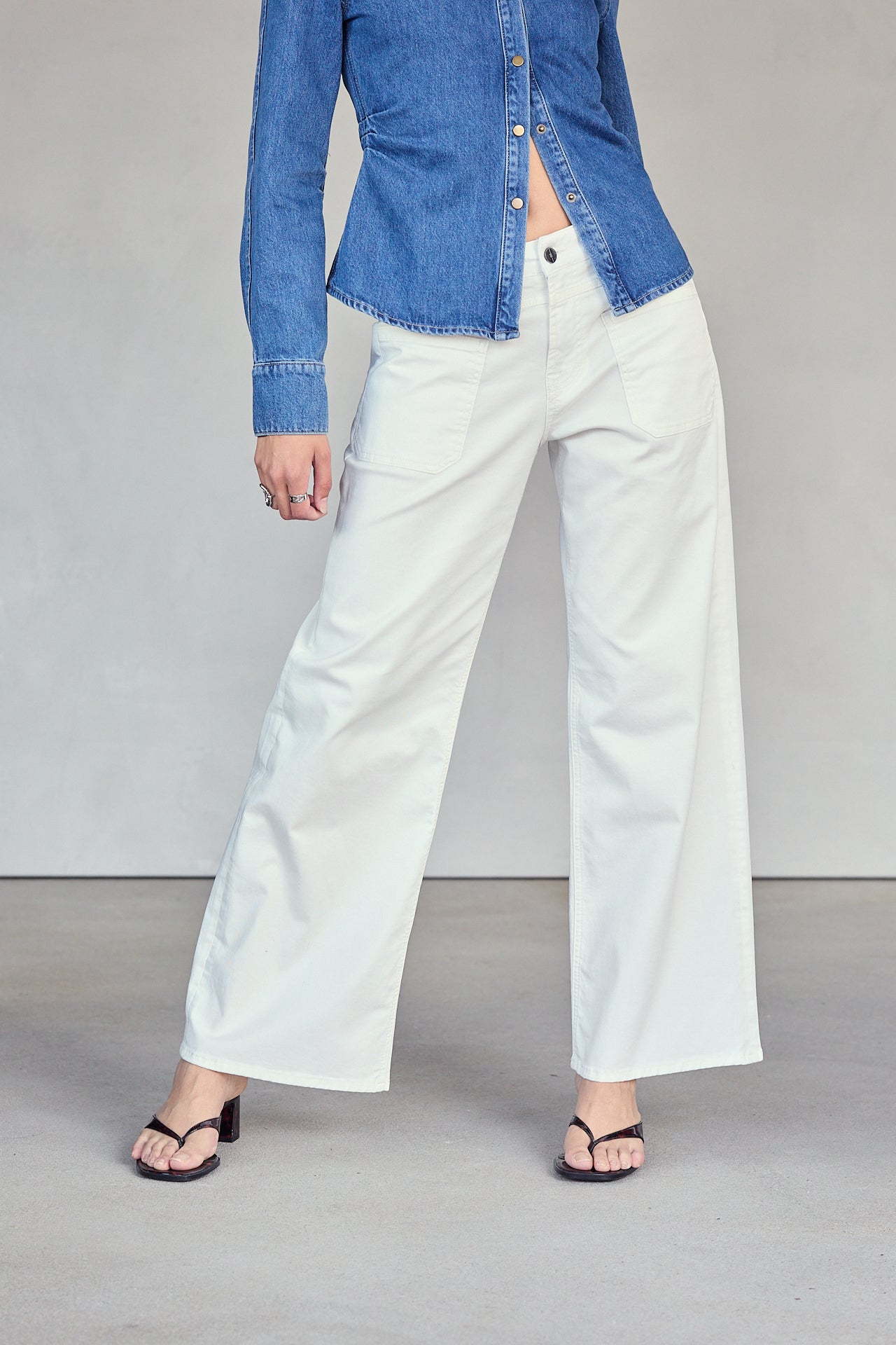 

Pantalon droit flare Femme Sybille Eris bright white | Freeman T. Porter